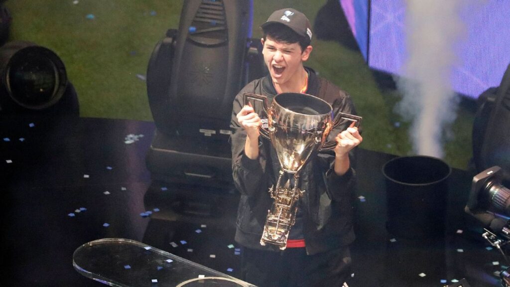 Bugha: Juara Dunia Fornite Usia 16 Tahun