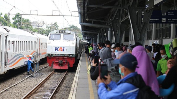 Tiket Kereta Naik