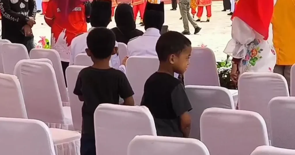 Viral Bocah Gowa Pungut Sisa Hidangan Pejabat, Sorotan Publik soal Ketimpangan Sosial
