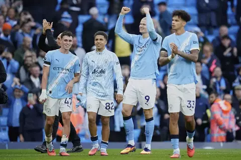 Man City Menang Telak 3-0