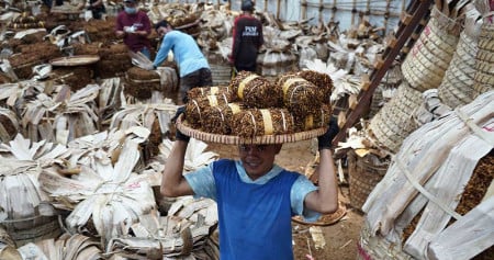 Laba Gudang Garam Melonjak Turun, Strategi Perusahaan Diulas