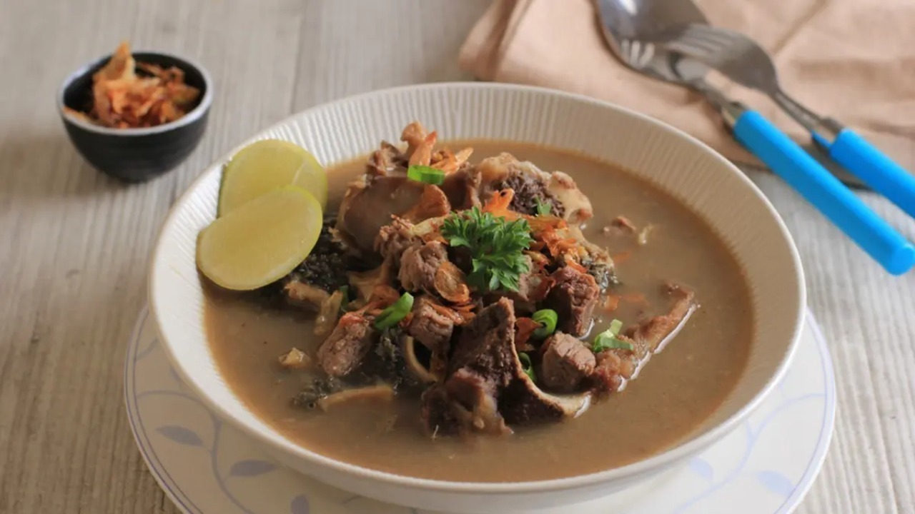 Coto Makassar : Sup Daging Tradisional Sulawesi Selatan