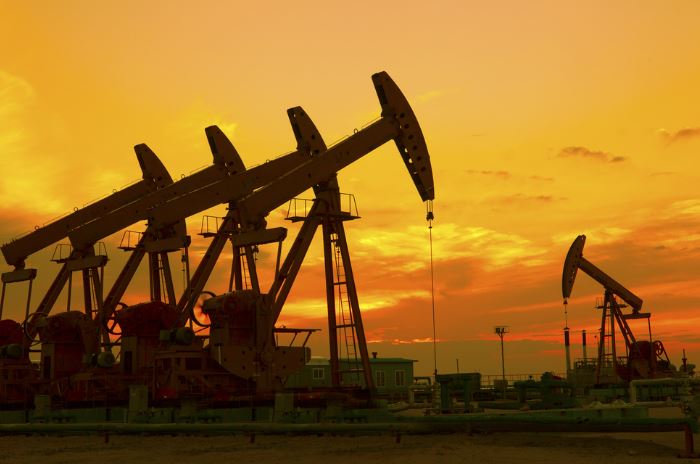 Harga Minyak Anjlok Tajam, Update 17 Desember 2025