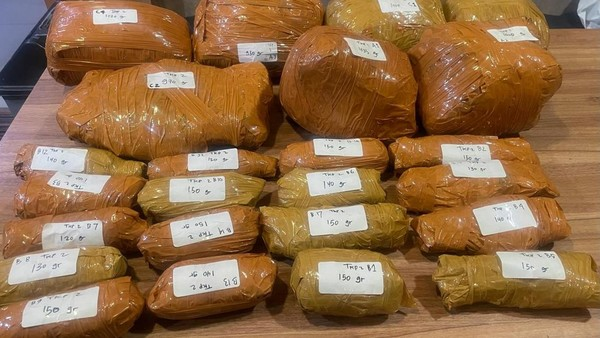 Mobil Berisi Ganja 9,4 Kg Diamankan Polisi di Parkiran RS Jaktim